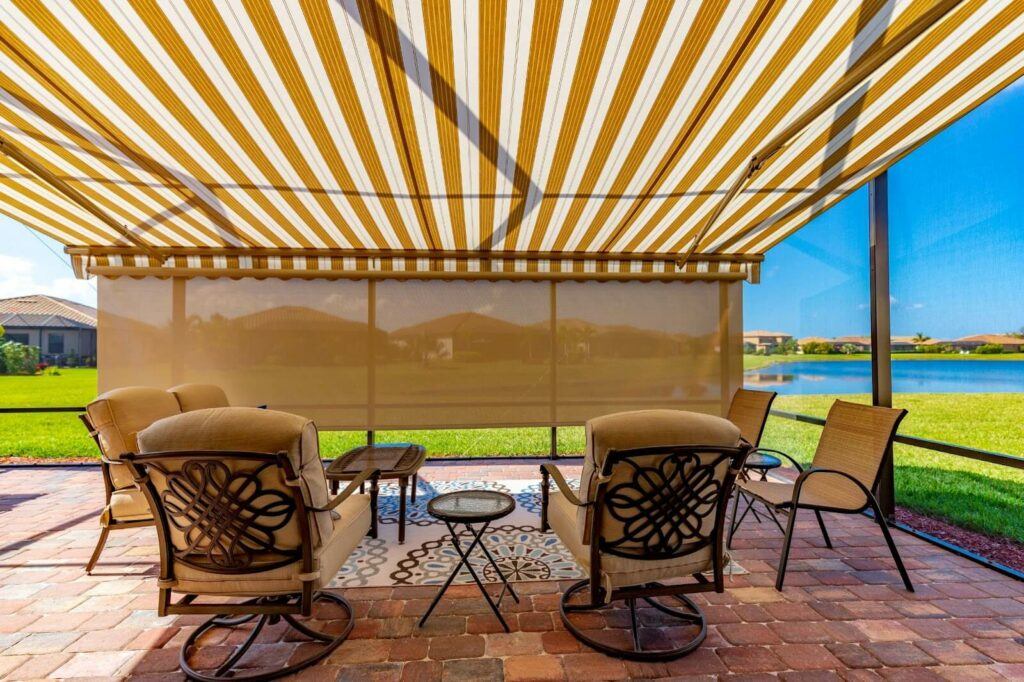 Retractable awning Jacksonville
